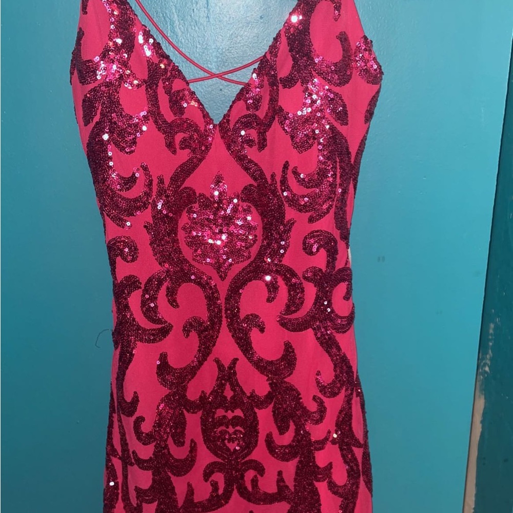 Hot pink design mini dress!